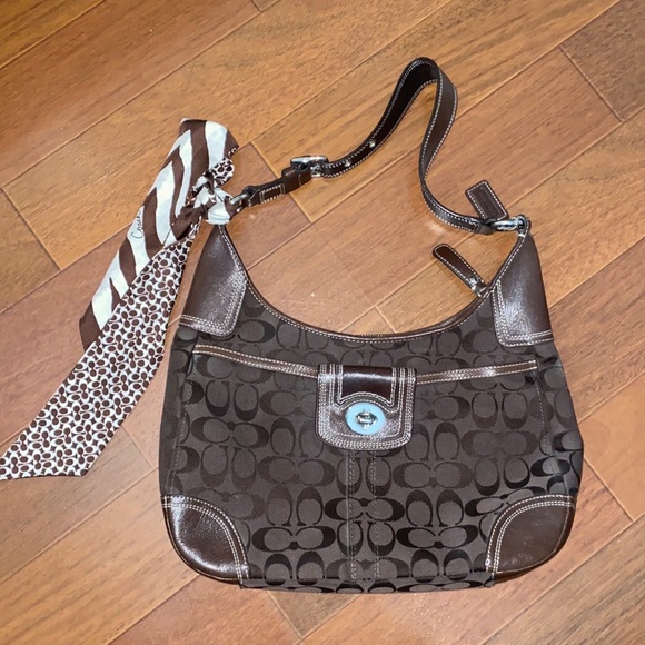 Coach Shoulder Bag - Picture 6 of 7